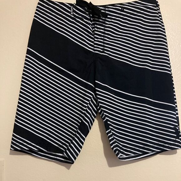 Hurley Black/White Striped Surf Swim Trunks Size 32 - Picture 1 of 8